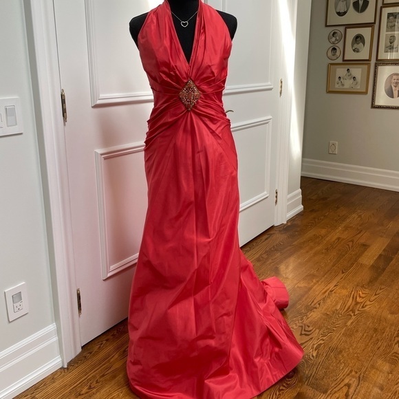 Roland Nivelais Gown - Picture 2 of 8